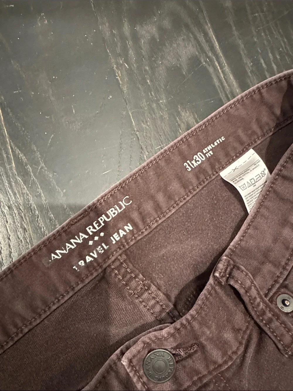 Banana Republic Travel Jean Athletic Fit in Brown